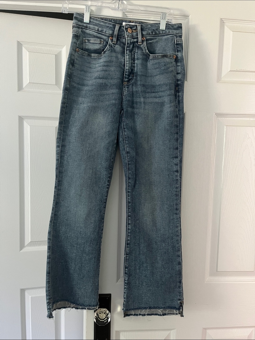 LOFT Women’s The Curvy Kick Crop Jeans